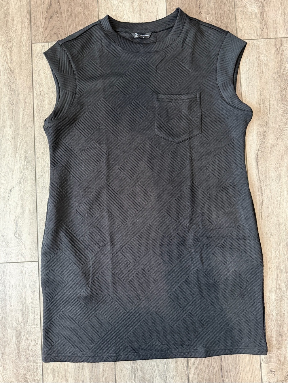 Pretty Garden- Sleeveless Black Textured Shift Dress with Pockets (M)
